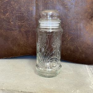 1982 lidded candy container